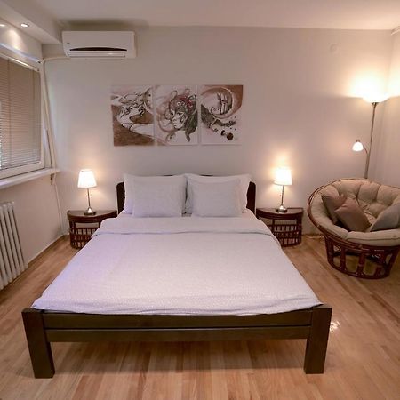 Ferienwohnung Ratan Belgrad Exterior foto